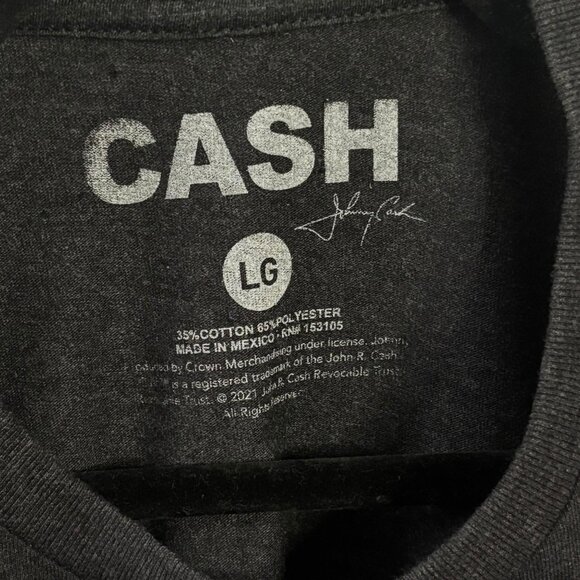Johnny Cash Country Music Graphic Tee T-Shirt Solid Black Crewneck Musician Band - Picture 3 of 3